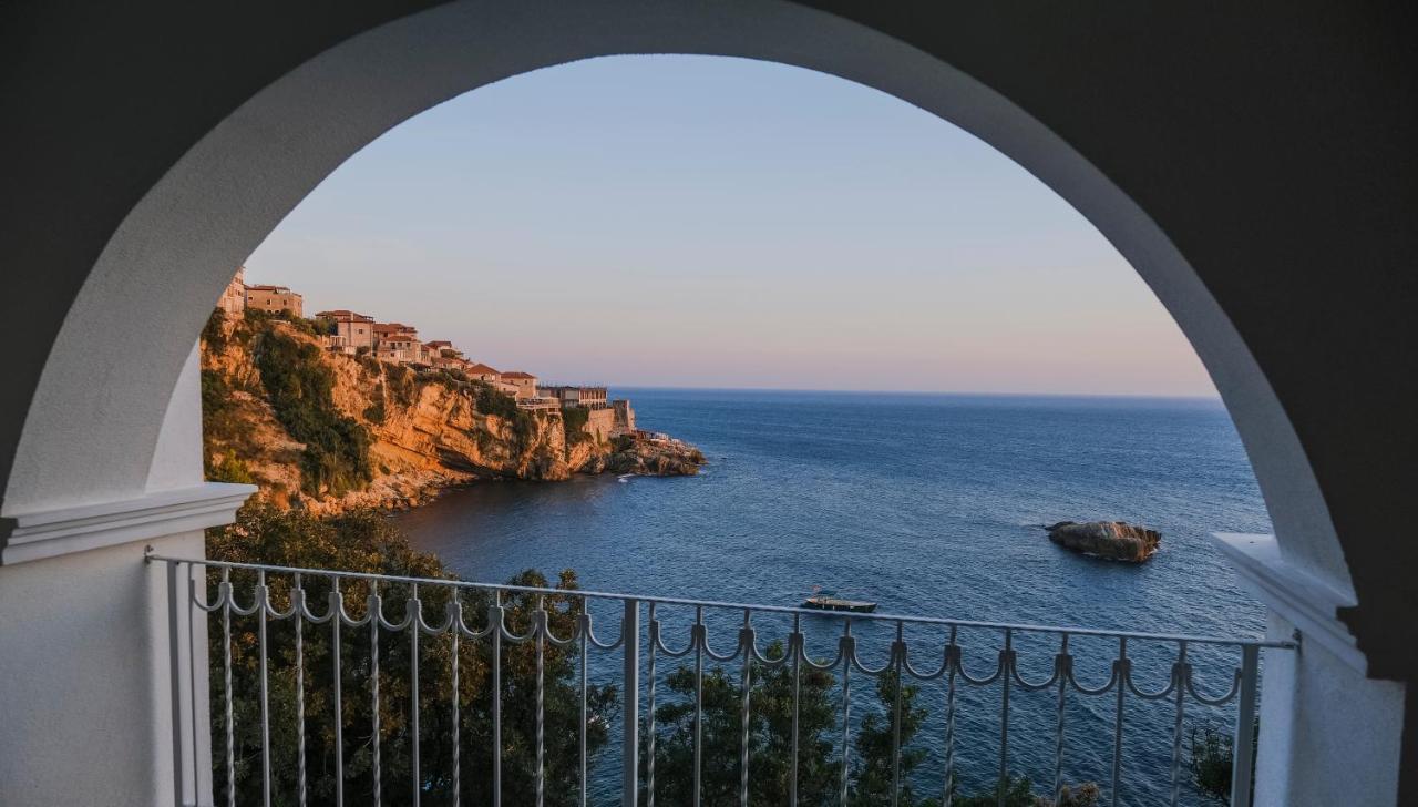 Hotel Maris Улцинь Экстерьер фото