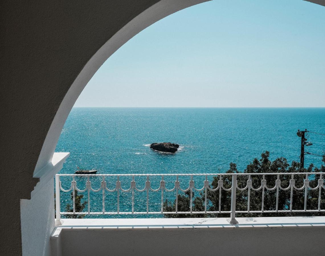 Hotel Maris Улцинь Экстерьер фото