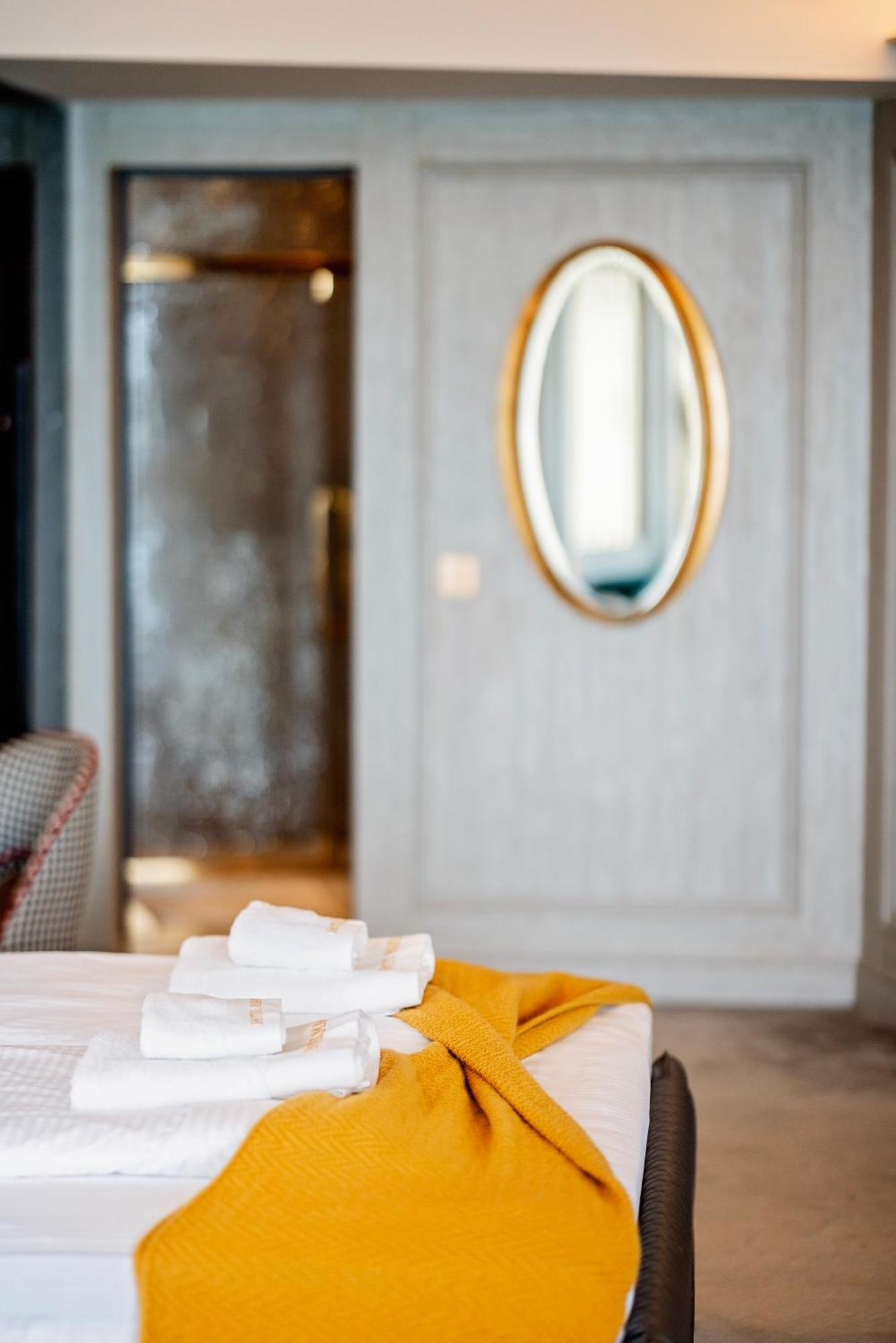 Hotel Maris Улцинь Экстерьер фото