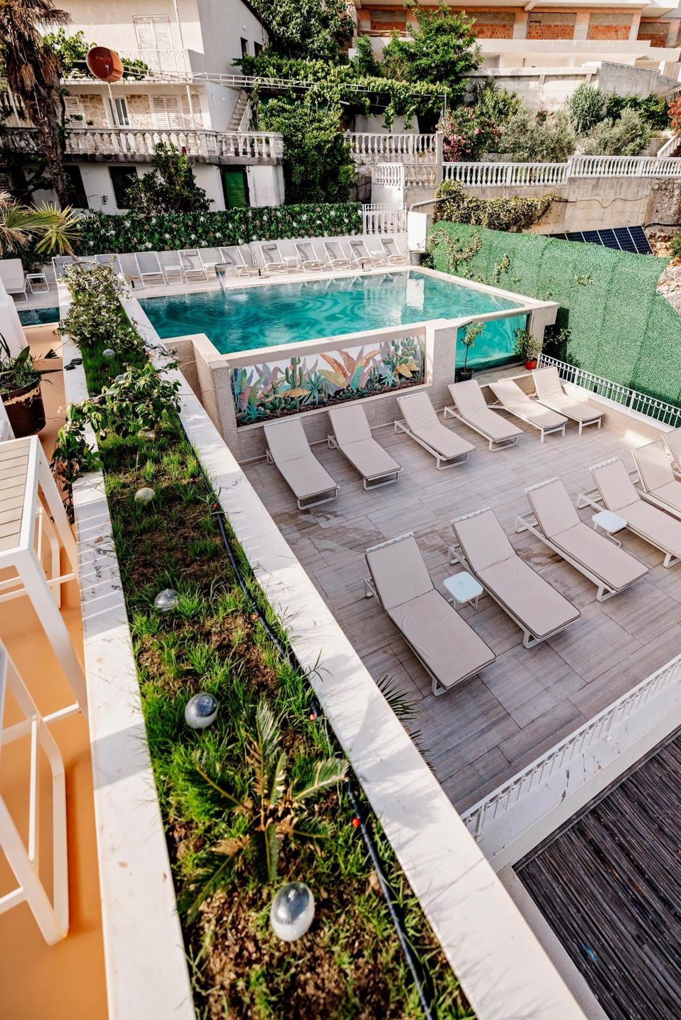 Hotel Maris Улцинь Экстерьер фото